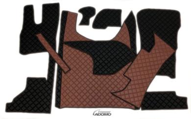 Kunstlederfußmatten mit Sitzsockel für DAF ab 2021 XG, XG+ klappbar schwarz-braun 