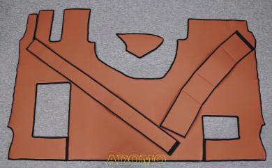 Kunstlederfußmatten mit Sitzsockel für MP5 und MP4 braun-glatt Umr. schwarz, klappbar 