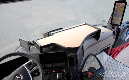 Mitteltisch Ablage mit Fach für Actros Mp5, breites Fahrerhaus, beige 