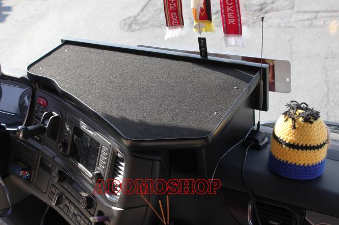 Mitteltisch für SCANIA R+S ab 2017 in schwarz umr. schwarz 