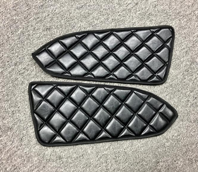 Türverkleidung für ACTROS MP5 und MP4, Kunstleder in schwarz-glänzend 