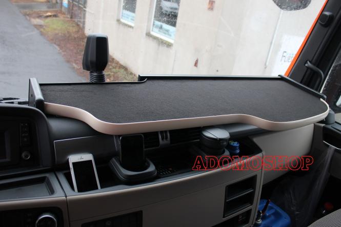 Ablagetisch Man Tgx ab 2007 bis 2020, Ausschnitt für Spurassistenten in schwarz-beige 