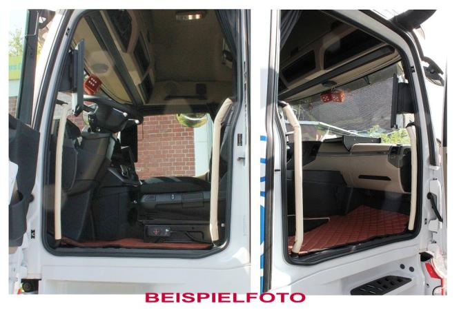 Einstiegsgriffeverkleidung für Actros Mp5 aus Kunstleder schwarz 