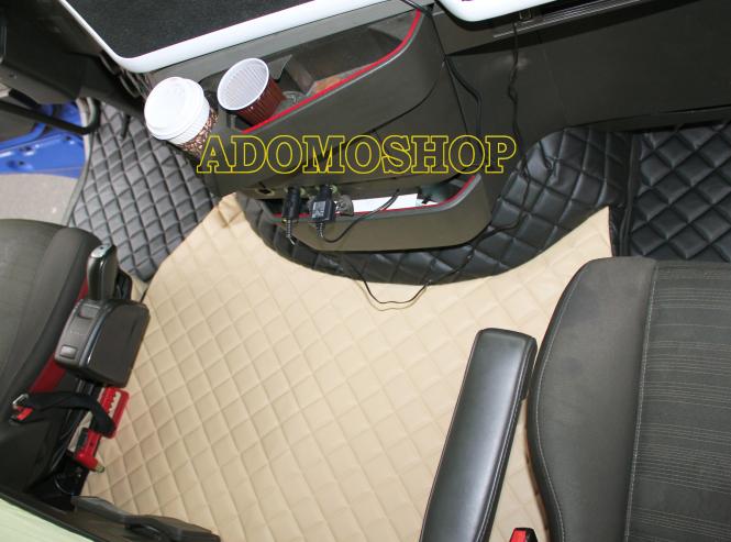 Kunstlederfußmatten mit Sitzsockel für Volvo FH4, FH5 beige-schwarz-matt 