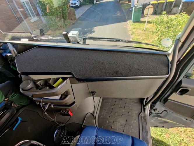 Ablagetisch für Volvo  FH4 in schwarz 