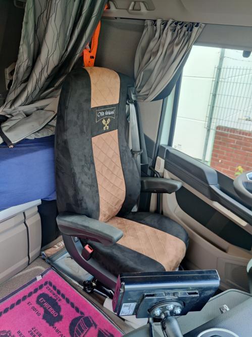 Sitzbezüge für Daf ab 2021 XF-new XG XG+, schwarz-braun, Old Skool, klappbar 