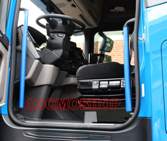 Verkleidung der Einstiegsgriffe aus Kunstleder für Scania S und R new generation blau 