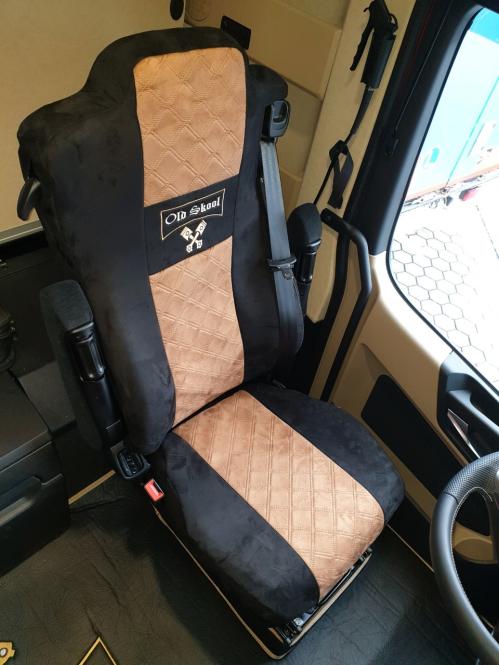 Sitzbezüge für Actros L ab 2022 MP5 und MP4 mit Sitzecke-Solostar schwarz-braun Old Skool 