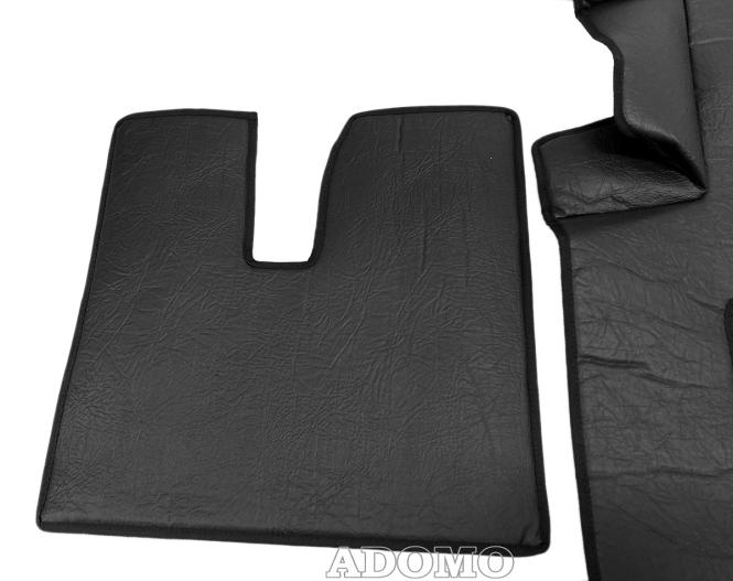 Kunstlederfußmatten für Man TGX 2018 - 2020 schwarz - glatt, Umr. schwarz 