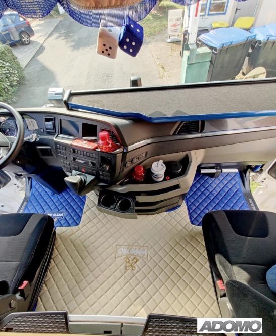 Kunstlederfußmatten für Man TGX ab 2020 beige-blau-matt Old Skool 