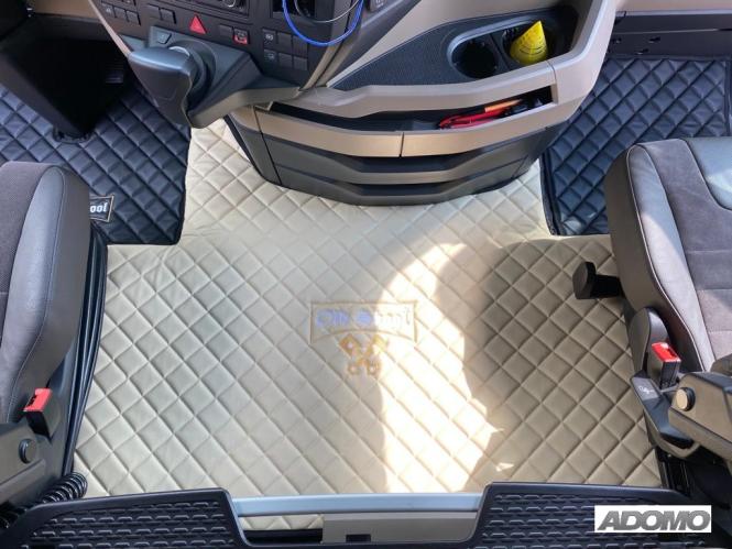 Kunstlederfußmatten für Man TGX ab 2020 beige-schwarz-matt Old Skool 