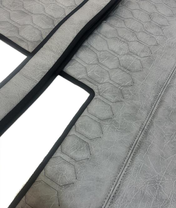 Kunstlederfußmatten mit Sitzsockel 8 cm für MP5 MP4 ACTROS L ab 2024 grau - glatt klappbar 