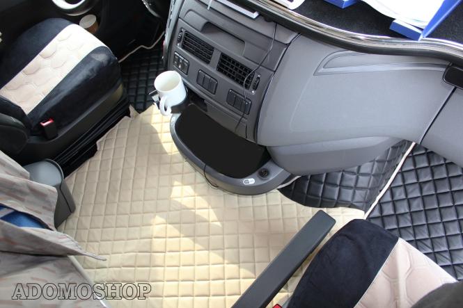 Kunstleder Fußmatten für DAF XF 106 mit Sitzsockel beige-schwarz-matt 