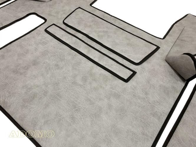 Kunstlederfußmatten für Man TGX 2018 - 2020 grau - glatt, Umr. schwarz 