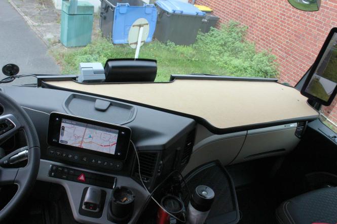 Ablagetisch für Mercedes Actros MP5 und Mp4 XXL NEU in beige-schwarz 