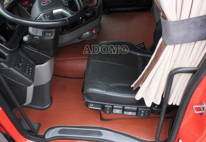 Kunstleder Fußmatten für SCANIA R ab 2017 New Generation, klappbarer Beifahrersitz in braun-glatt 