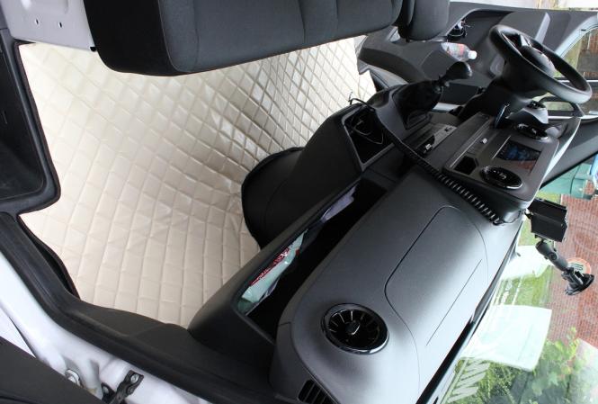 Kunstlederfußmatten für Sprinter 3-er Sitzer ab 2006 , beige, glänzend 