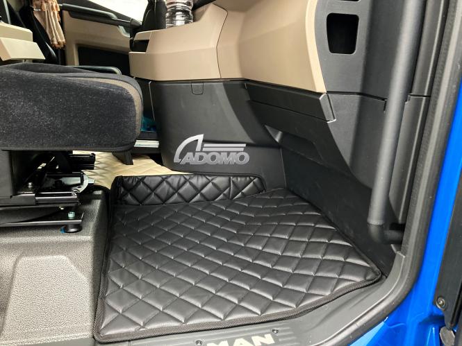 Kunstlederfußmatten für Man TGX ab 2020  schwarz-beige-matt 