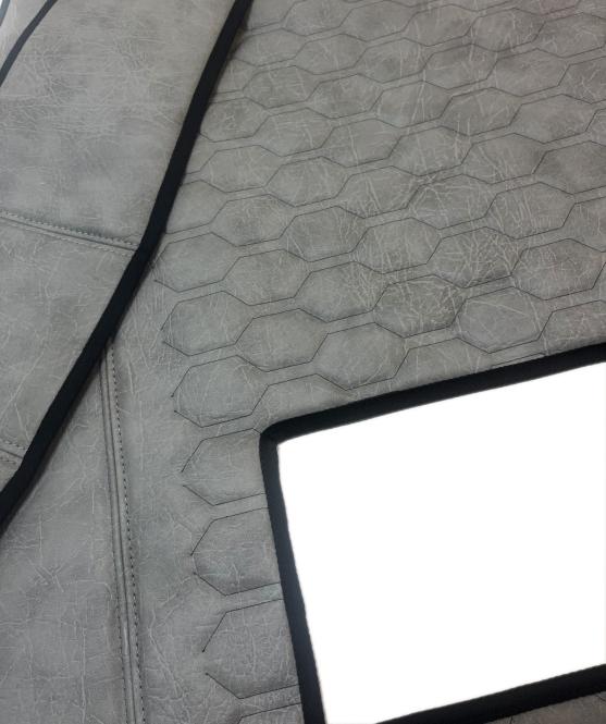 Kunstlederfußmatten mit Sitzsockel 13 cm für MP5 MP4 ACTROS L ab 2024 grau - glatt klappbar 