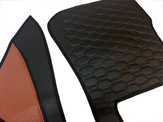 Kunstlederfußmatten mit Sitzsockel für DAF ab 2021 XG, XG+ braun - schwarz GLATT 