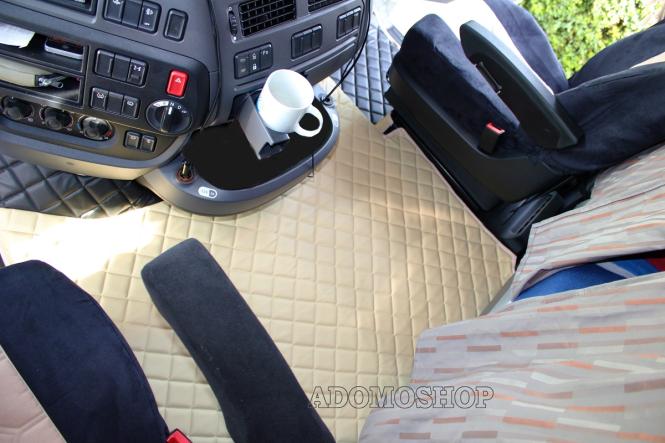 Kunstleder Fußmatten für DAF XF 106 mit Sitzsockel beige-schwarz-matt 
