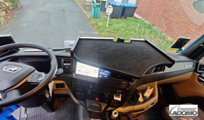 Lkw Mitteltisch für  Man Tgx ab 2020, in schwarz 