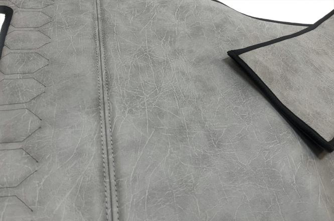 Kunstlederfußmatten mit Sitzsockel 8 cm für MP5 MP4 ACTROS L ab 2024 grau - glatt klappbar 