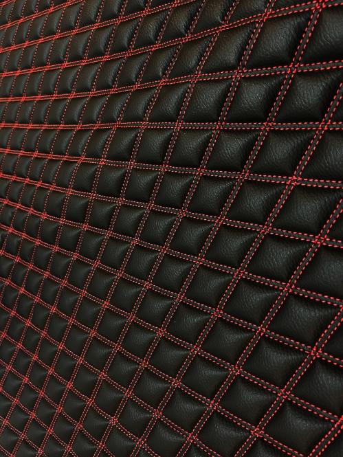 Kunstleder Fußmattenset für Volvo FH4, FH5 in schwarz-matt, Doppelsteppung, rote Nähte 