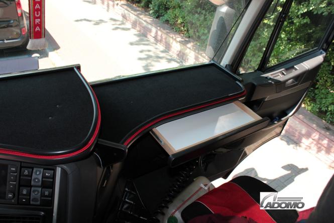Beifahrertisch für Iveco S-Way und  Hi-Way, Schublade, rot 