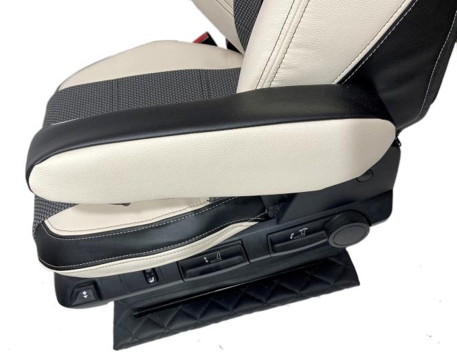 Sitzbezug aus Kunstleder NUR Fahrerseite für Actros MP4 und MP5  beige - schwarz, ohne Logo 