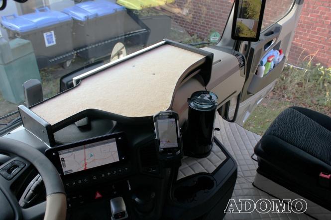 Mitteltisch Ablage mit Fach für Actros Mp5, breites Fahrerhaus, beige 