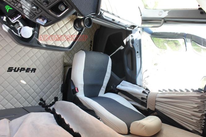 Kunstleder Fußmatten für SCANIA R ab 2017, klappbarer Beifahrersitz in beige, SUPER 