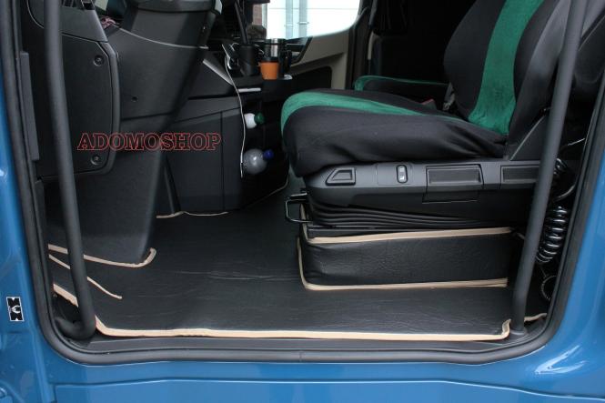 Kunstleder Fußmatten für Mercedes Actros MP5 und MP4 Solostar, schwarz-glatt. Umrandung beige 