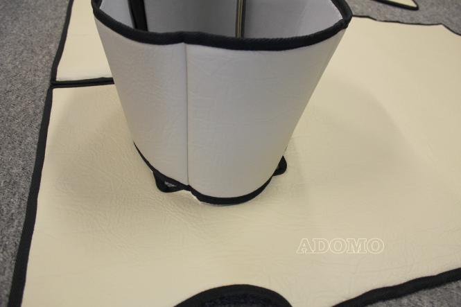 Kunstlederfußmatten mit Sitzsockel für MP5 und MP4 beige-glatt, klappbar 