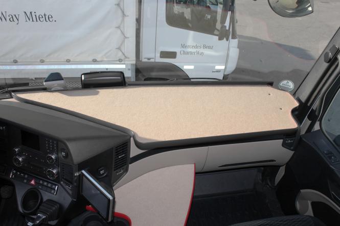 Ablagetisch für Mercedes Actros MP5 und Mp4 XXL NEU in beige-schwarz 