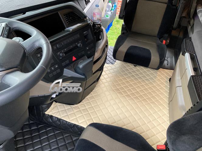 Kunstlederfußmatten für Man TGX ab 2020  schwarz-beige-matt 