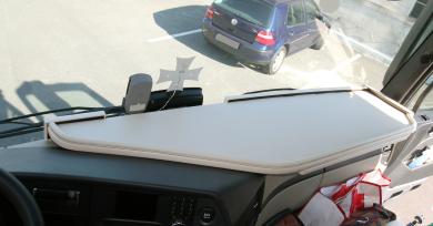 Ablagetisch beige, LEDER, für Actros MP4 mit Blatt SONDERPOSTEN NUR ABHOLUNG in Unna