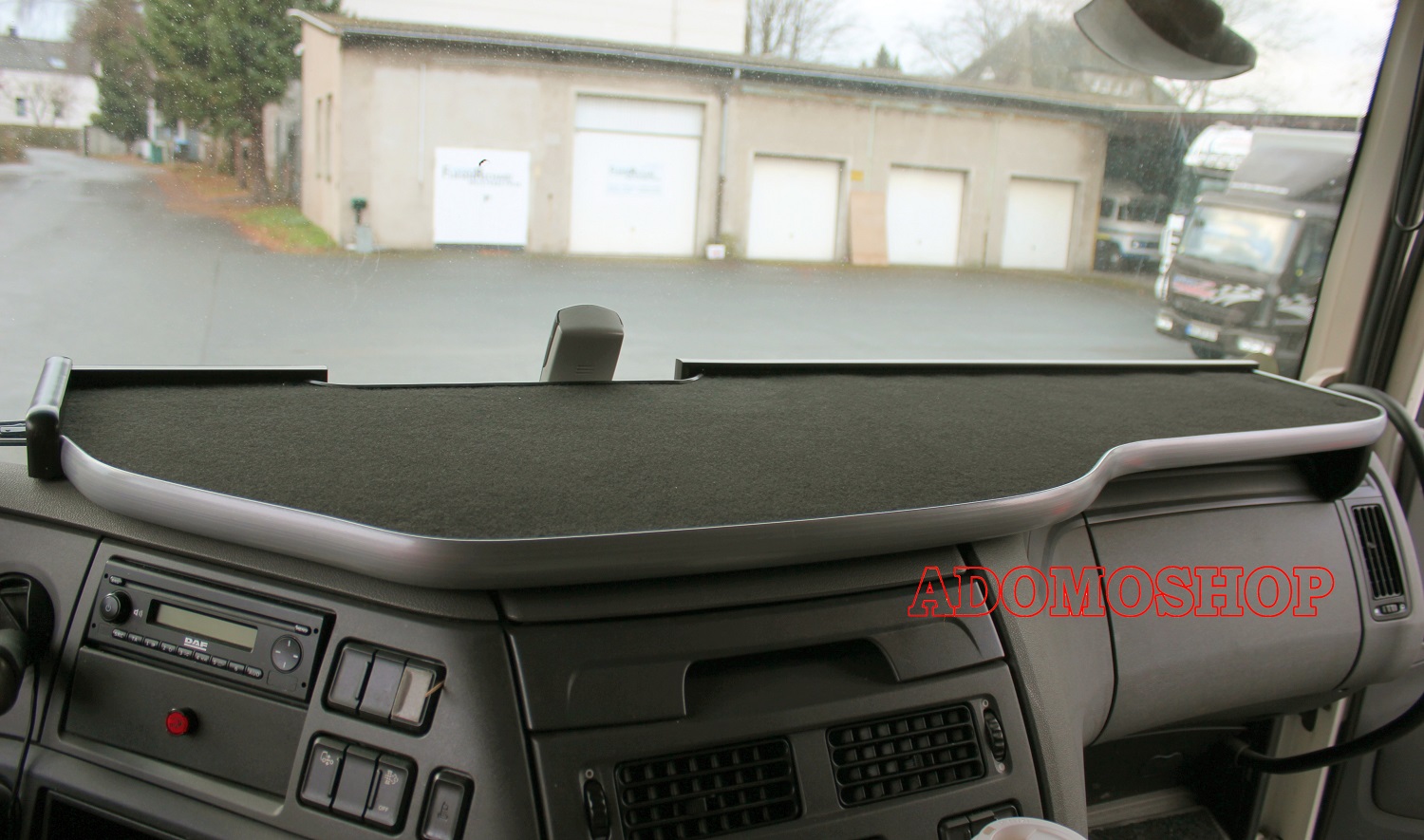 Adomo Ablagetisch für DAF XF 106, schwarzgrau LKWZubehör